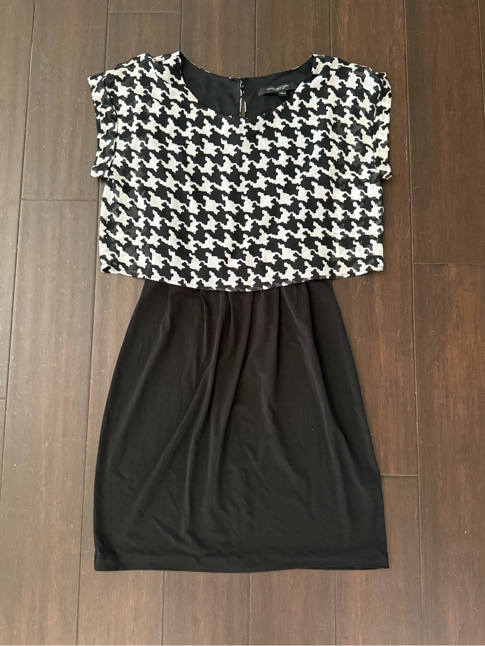 Marc New York Black and White Houndstooth Cap Sleeve Dress